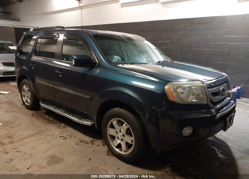 2011 HONDA PILOT TOURING VIN: 5FNYF4H99BB070676