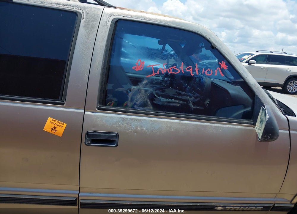 1999 CHEVROLET TAHOE LT VIN: 1GNEC13R2XJ463458