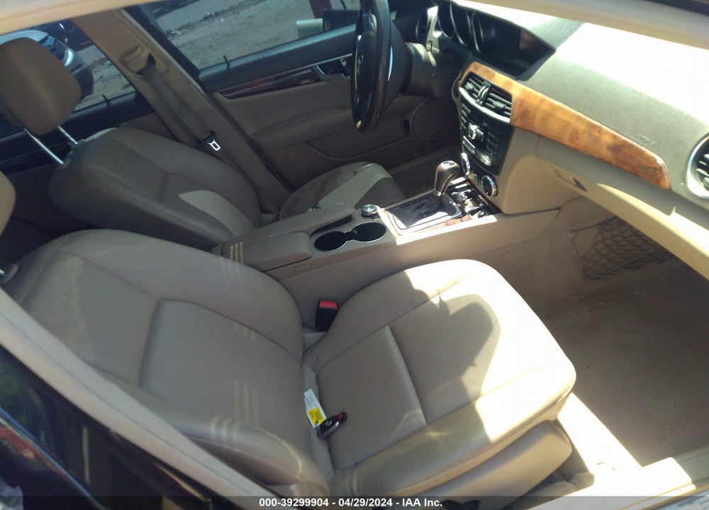 2012 MERCEDES-BENZ C 250 LUXURY/SPORT VIN: WDDGF4HB0CA627800