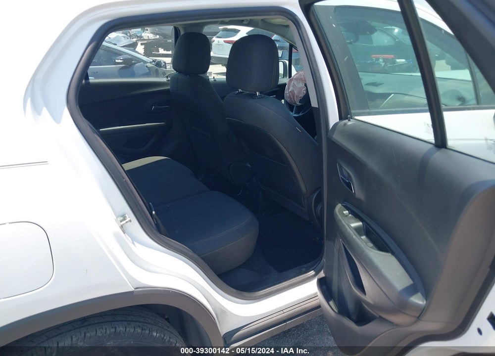 2018 CHEVROLET TRAX LS VIN: KL7CJNSB8JB526191