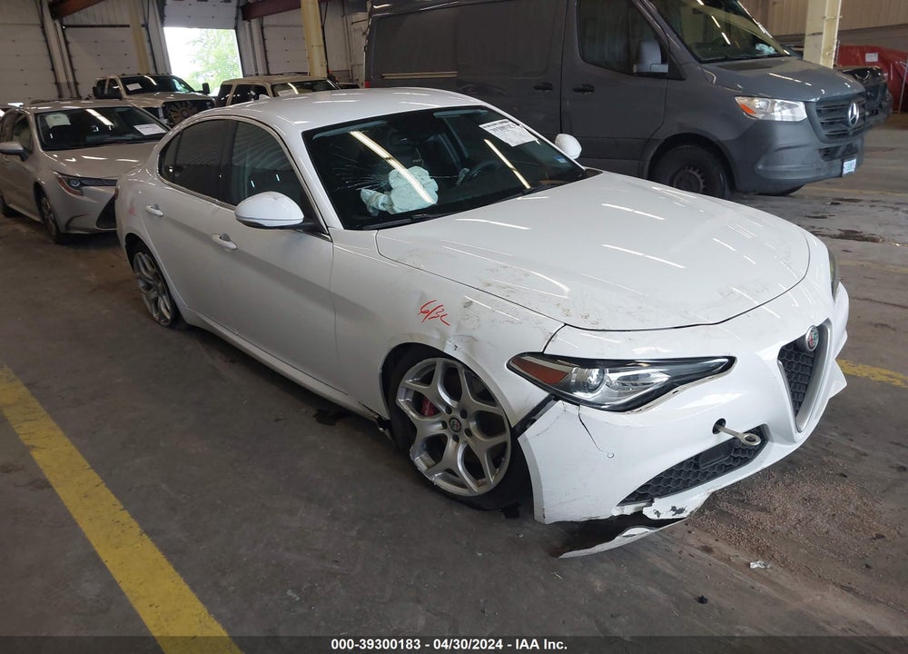2018 ALFA ROMEO GIULIA TI RWD VIN: ZARFAECN4J7596577
