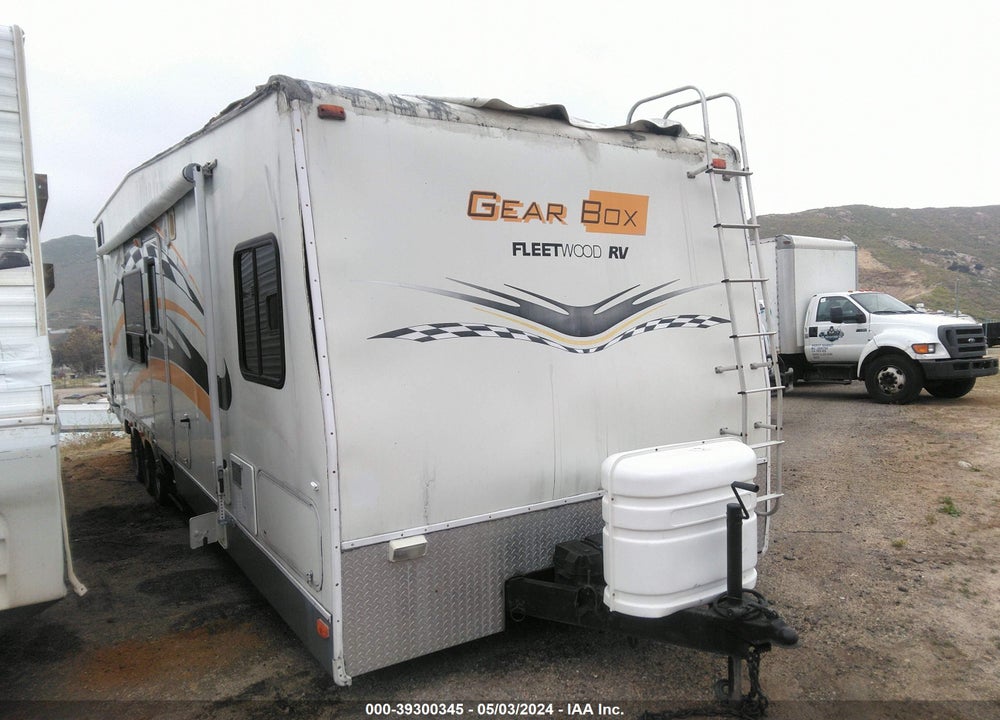 2004 FLTW GEAR BOX VIN: 4CE7F303441596426