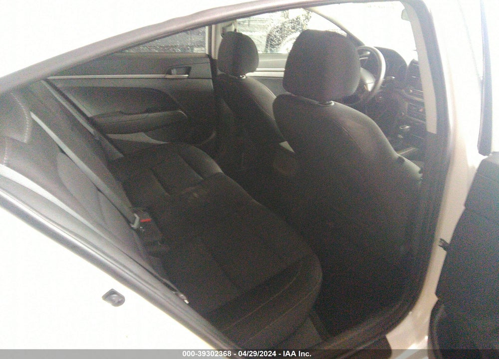 2018 HYUNDAI ELANTRA SE VIN: 5NPD74LF6JH307522