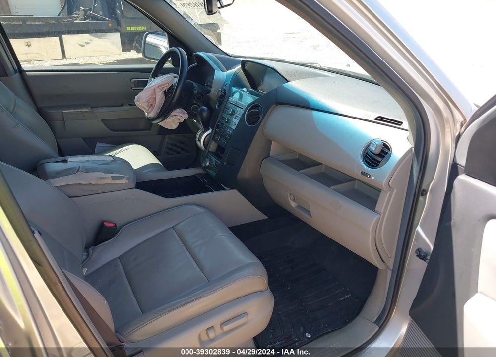 2011 HONDA PILOT EX-L VIN: 5FNYF3H72BB055588