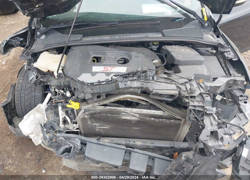 2014 FORD FOCUS VIN: 1FADP3L96EL107557