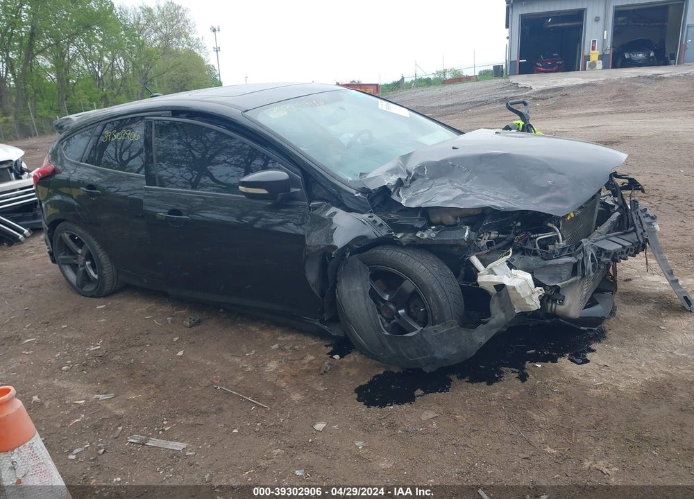 2014 FORD FOCUS VIN: 1FADP3L96EL107557