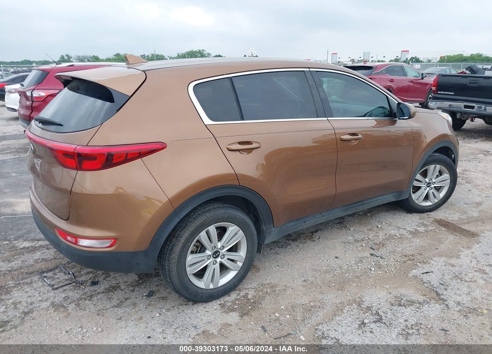 2018 KIA SPORTAGE LX VIN: KNDPM3AC7J7474601