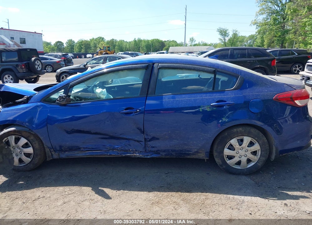 2018 KIA FORTE VIN: 3KPFK4A70JE282074