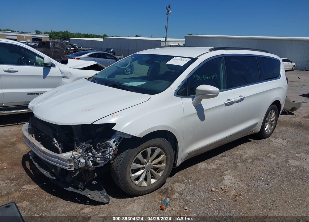 2017 CHRYSLER PACIFICA TOURING L VIN: 2C4RC1BG4HR521092
