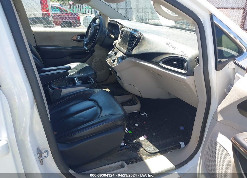2017 CHRYSLER PACIFICA TOURING L VIN: 2C4RC1BG4HR521092