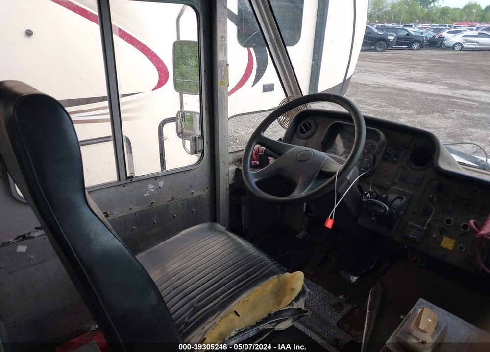 2011 FREIGHTLINER CHASSIS VIN: 4UZACDDU6BCBE5524