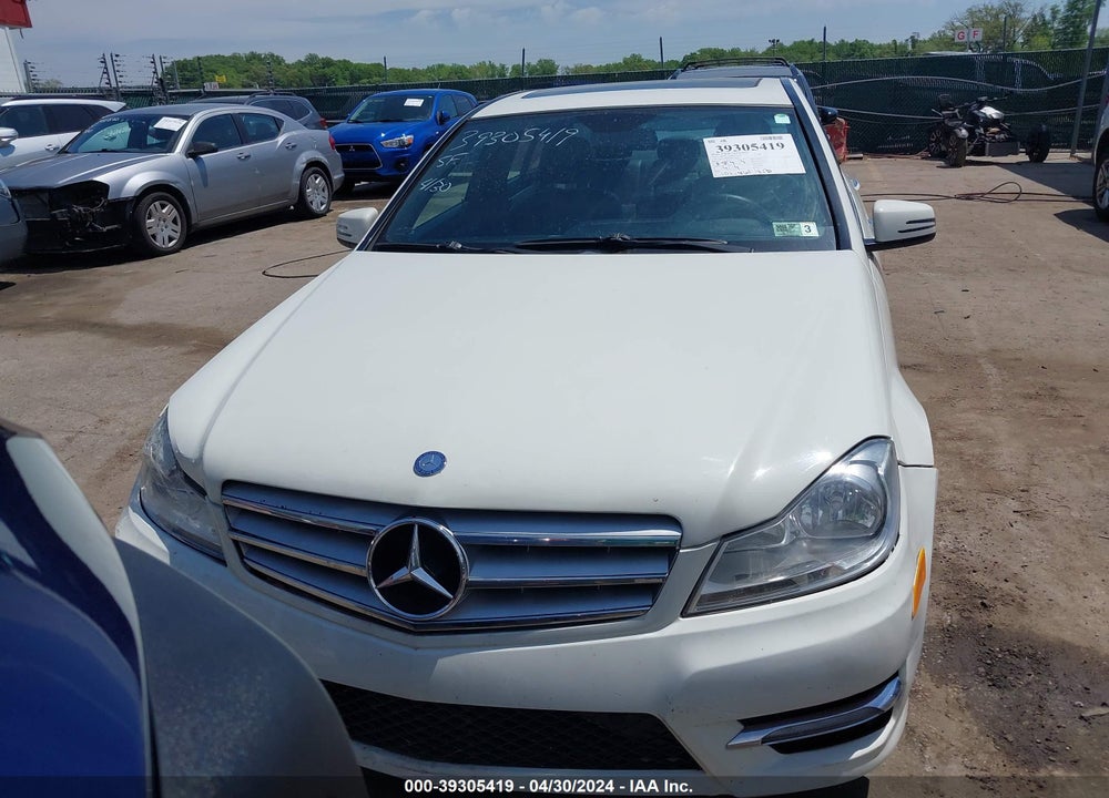 2012 MERCEDES-BENZ C 300 LUXURY 4MATIC/SPORT 4MATIC VIN: WDDGF8BB5CR232285