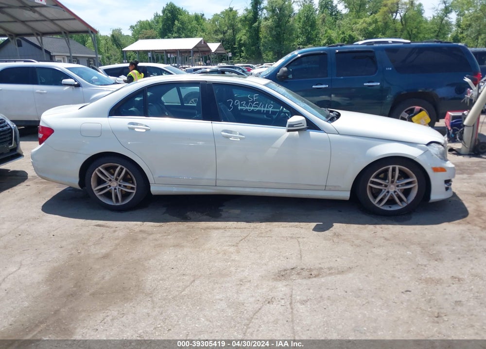 2012 MERCEDES-BENZ C 300 LUXURY 4MATIC/SPORT 4MATIC VIN: WDDGF8BB5CR232285