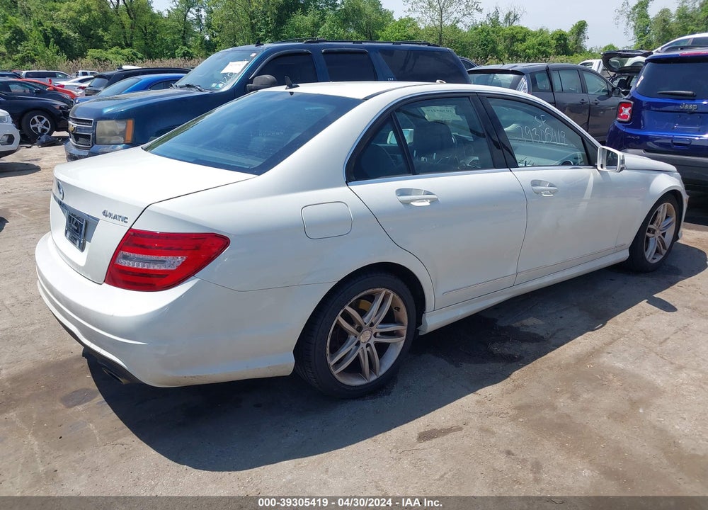 2012 MERCEDES-BENZ C 300 LUXURY 4MATIC/SPORT 4MATIC VIN: WDDGF8BB5CR232285
