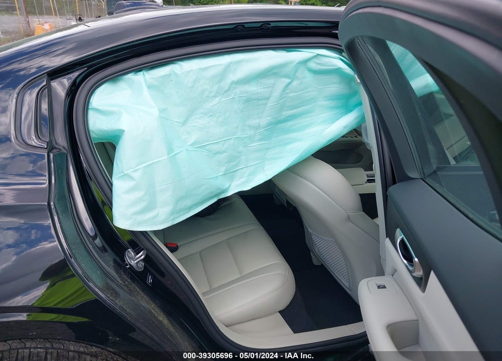 2023 VOLVO S60 B5 PLUS DARK THEME VIN: 7JRL12FL1PG253175