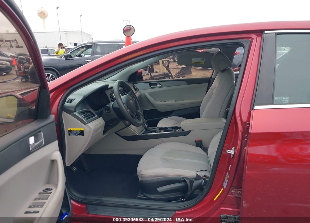 2016 HYUNDAI SONATA SE VIN: 5NPE24AF1GH327756
