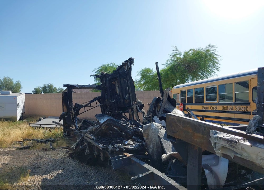 2022 FOREST RIVER RIVERSTONE VIN: 4X4FRS837N0003036
