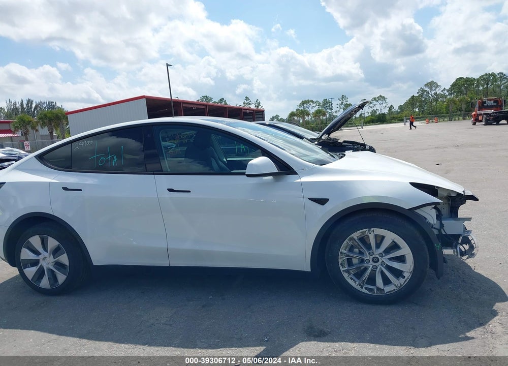 2021 TESLA MODEL Y LONG RANGE DUAL MOTOR ALL-WHEEL DRIVE VIN: 5YJYGDEE3MF124765