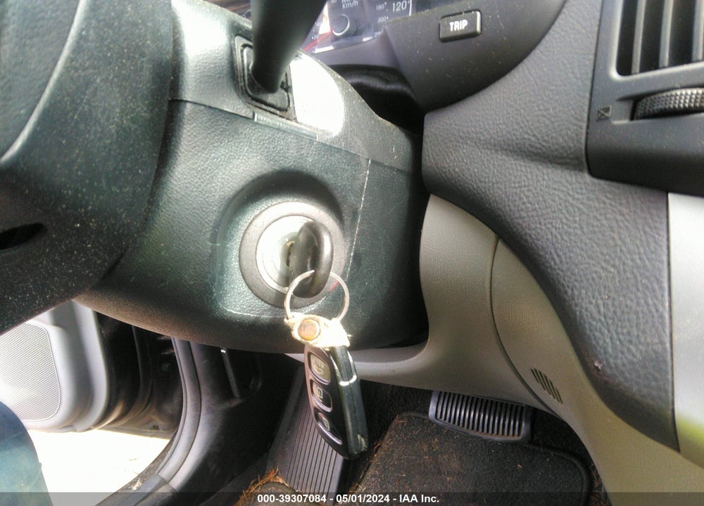 2010 HYUNDAI ELANTRA VIN: KMHDU4AD5AU171427