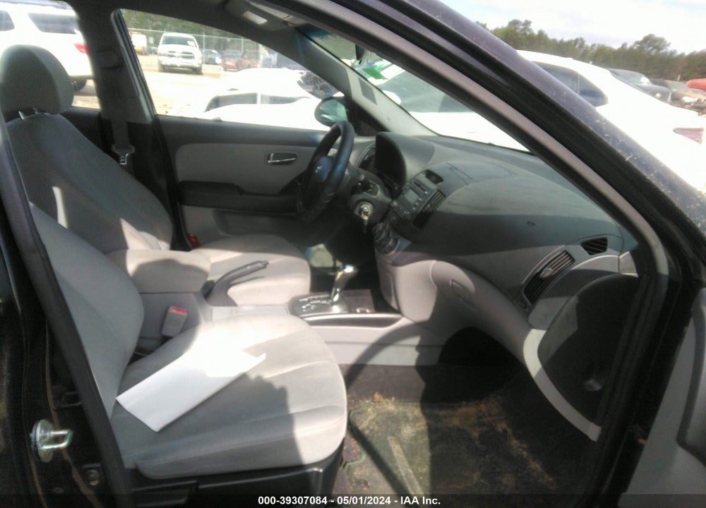 2010 HYUNDAI ELANTRA VIN: KMHDU4AD5AU171427