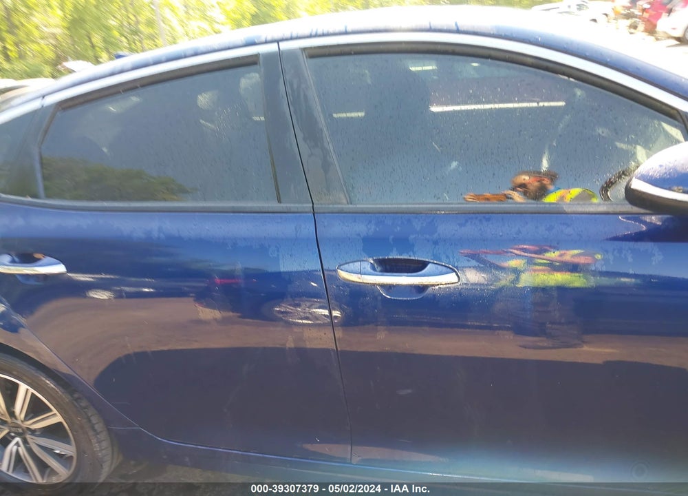 2019 KIA OPTIMA LX VIN: 5XXGT4L38KG368575