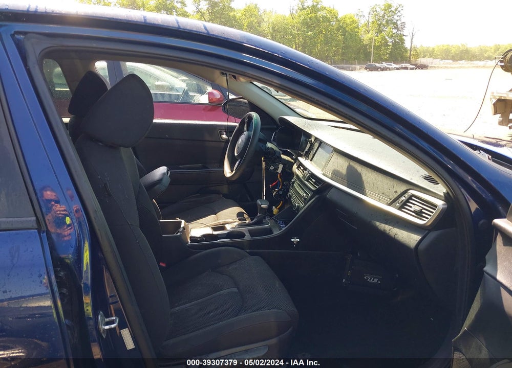 2019 KIA OPTIMA LX VIN: 5XXGT4L38KG368575
