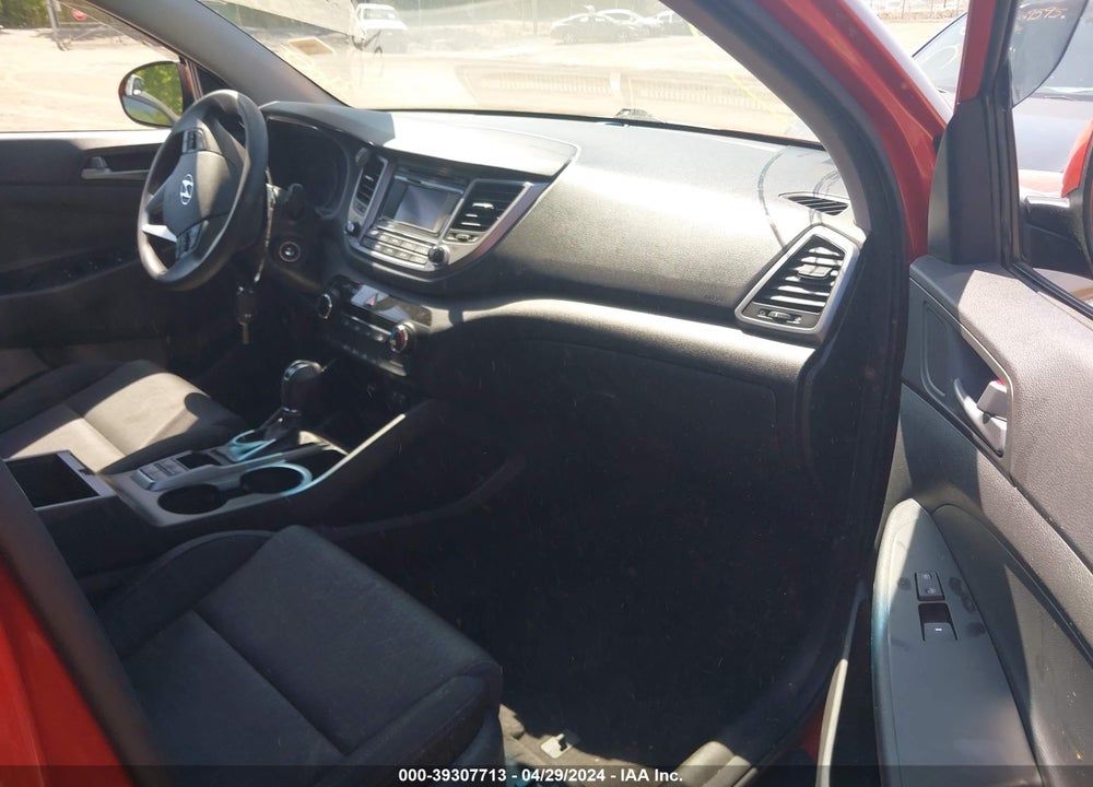 2016 HYUNDAI TUCSON SE VIN: KM8J3CA47GU210186