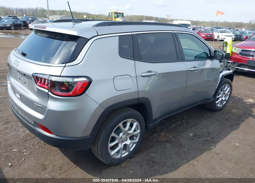 2024 JEEP COMPASS LATITUDE LUX FWD VIN: 3C4NJDFNXRT582251