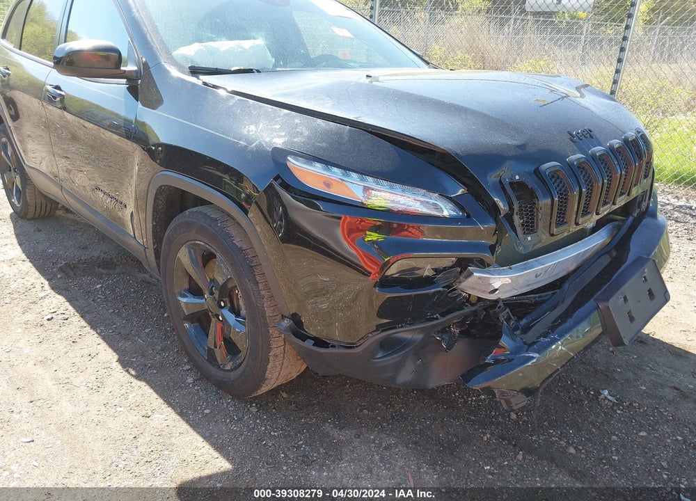 2018 JEEP CHEROKEE LATITUDE FWD VIN: 1C4PJLCX1JD621232