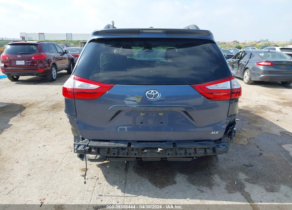 2015 TOYOTA SIENNA XLE 8 PASSENGER VIN: 5TDYK3DC5FS602658