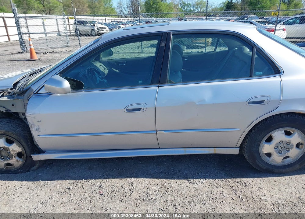 2002 HONDA ACCORD 3.0 EX VIN: 1HGCG16582A018150