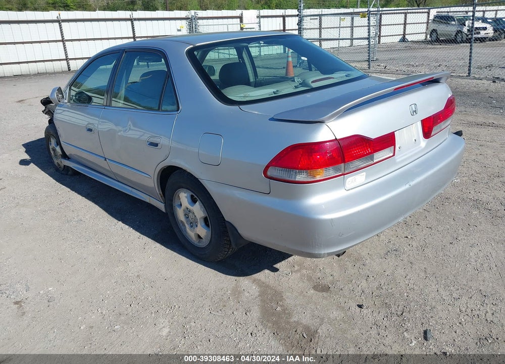 2002 HONDA ACCORD 3.0 EX VIN: 1HGCG16582A018150