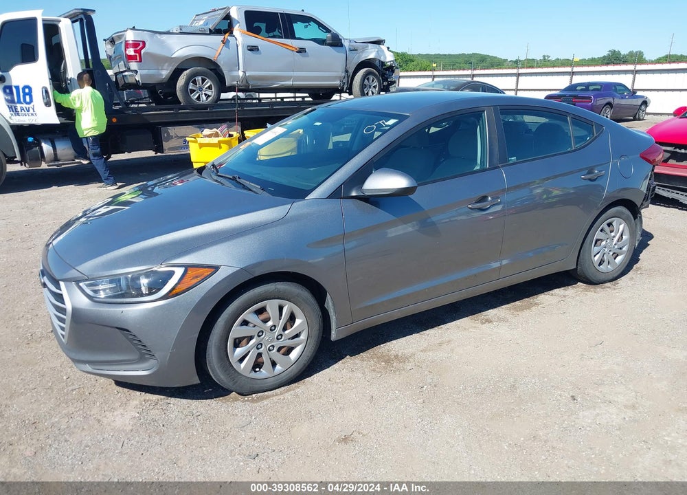 2018 HYUNDAI ELANTRA SE VIN: KMHD74LF3JU596036