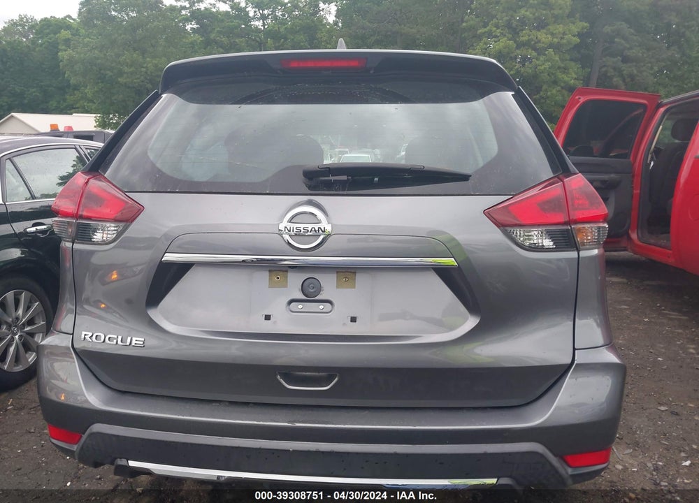 2018 NISSAN ROGUE S VIN: KNMAT2MT1JP548769