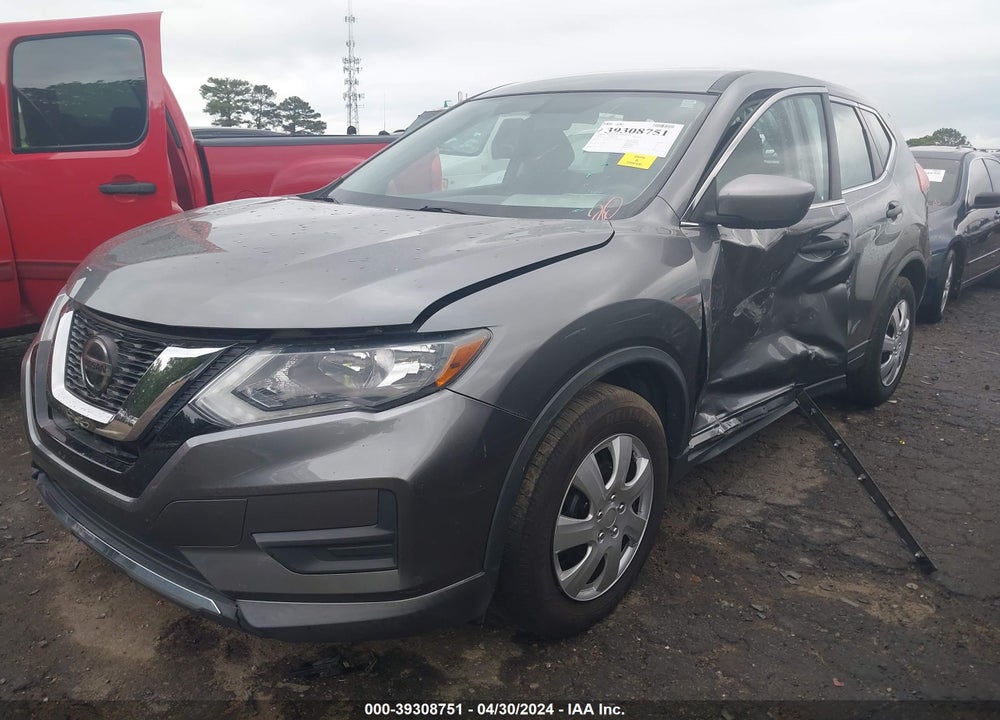 2018 NISSAN ROGUE S VIN: KNMAT2MT1JP548769