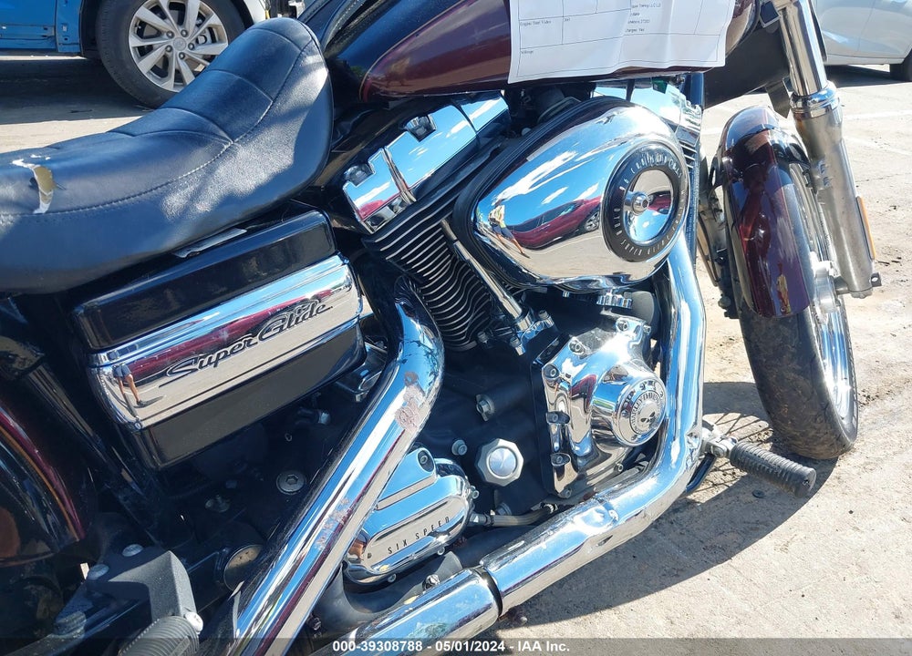 2011 HARLEY-DAVIDSON FXDC VIN: 1HD1GV41XBC303352