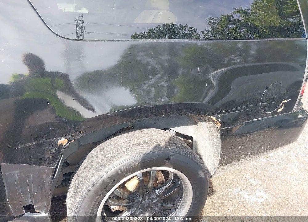 2007 CHEVROLET SUBURBAN 1500 LT VIN: 1GNFK16327J222837