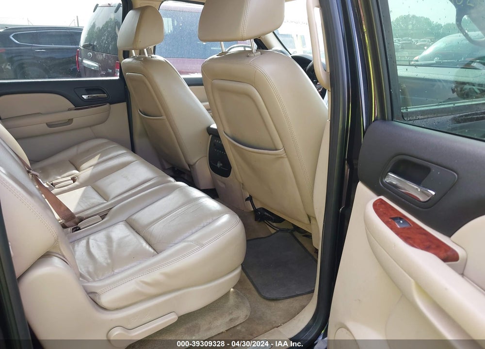2007 CHEVROLET SUBURBAN 1500 LT VIN: 1GNFK16327J222837