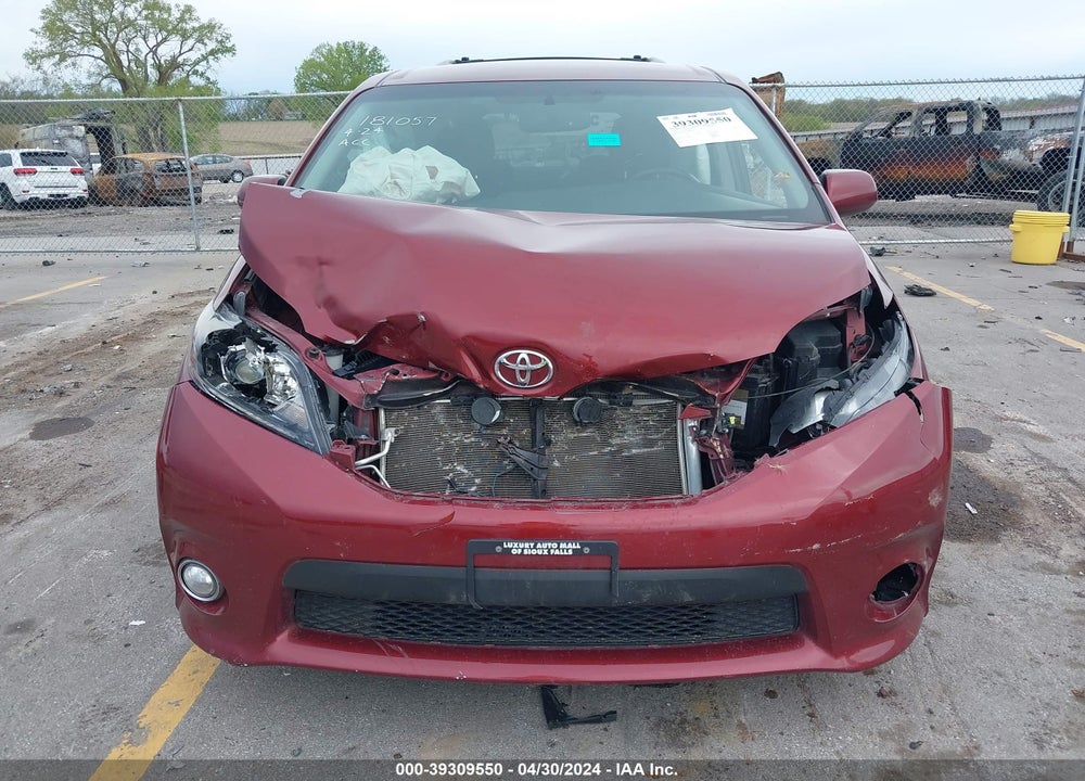 2015 TOYOTA SIENNA SE 8 PASSENGER VIN: 5TDXK3DC1FS686408