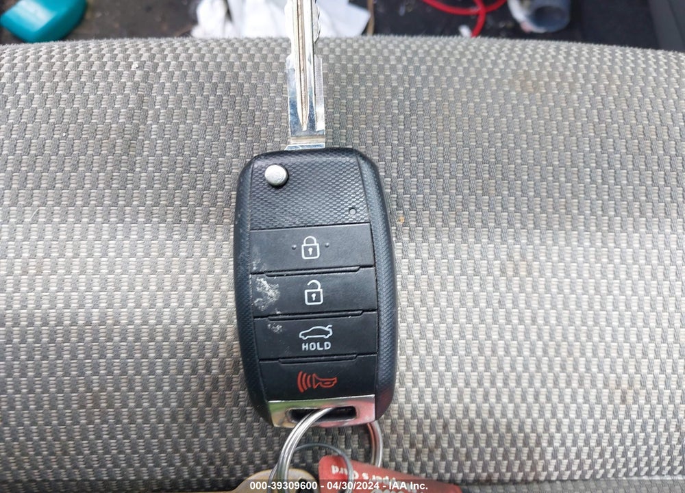 2017 KIA FORTE LX VIN: 3KPFK4A71HE012586