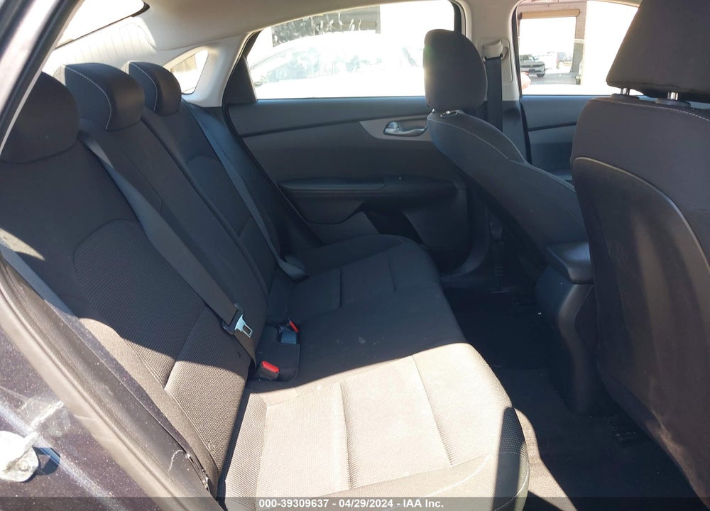2019 KIA FORTE LXS VIN: 3KPF24AD5KE085733