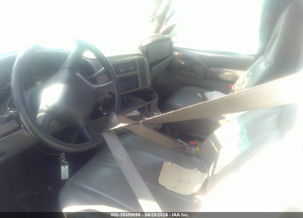 2005 CHEVROLET ASTRO VIN: 1GCDM19X85B109409