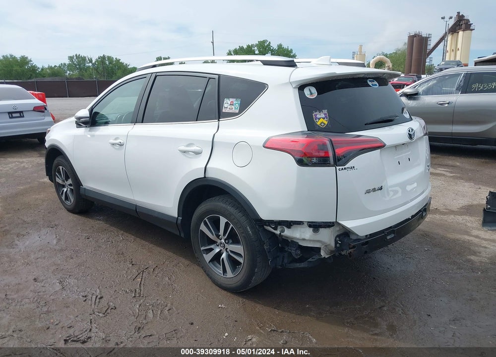 2016 TOYOTA RAV4 XLE VIN: 2T3RFREV9GW468815