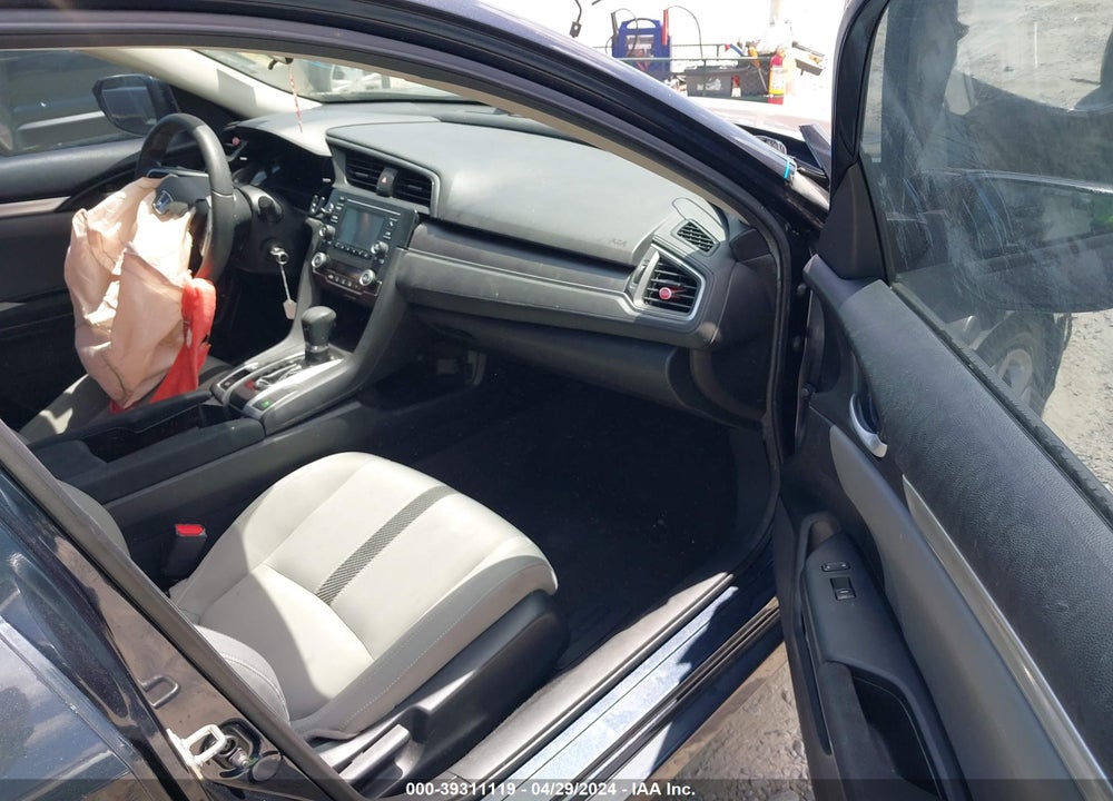2018 HONDA CIVIC LX VIN: 2HGFC2F55JH569778
