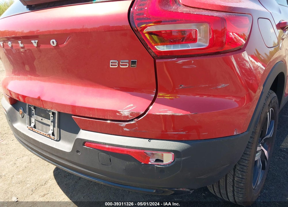 2024 VOLVO XC40 B5 CORE DARK THEME VIN: YV4L12UKXR2271261