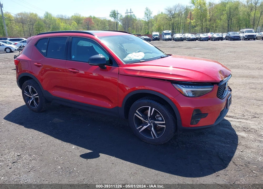 2024 VOLVO XC40 B5 CORE DARK THEME VIN: YV4L12UKXR2271261