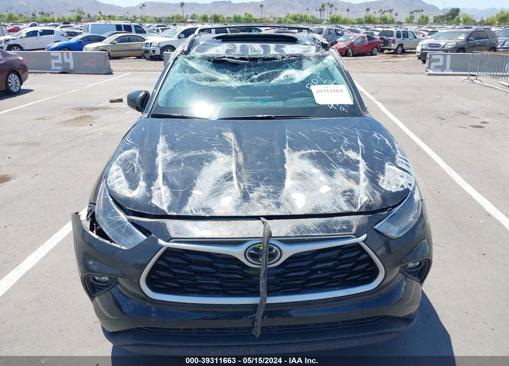 2022 TOYOTA HIGHLANDER XLE VIN: 5TDHZRAH1NS136434