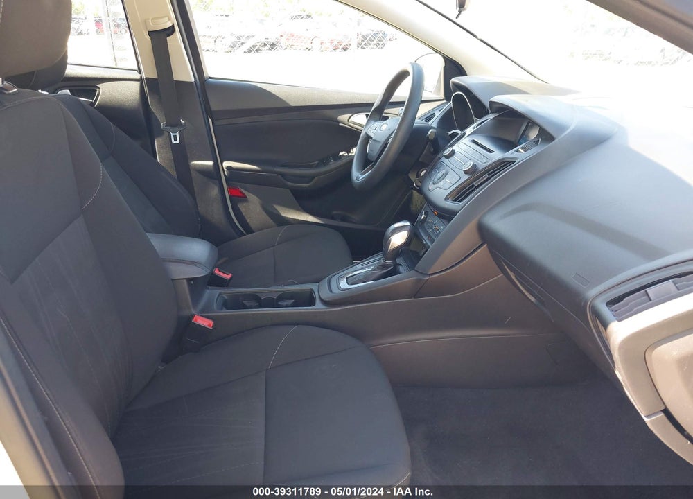 2015 FORD FOCUS SE VIN: 1FADP3F29FL207359