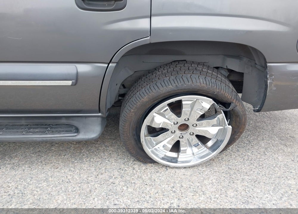 2002 CHEVROLET TAHOE LS VIN: 1GNEC13T72R318132