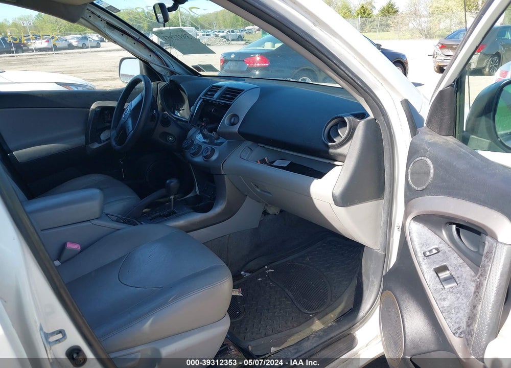 2008 TOYOTA RAV4 VIN: JTMBD33V385131878